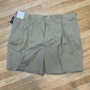 Round tree and Yorke men’s shorts size 48
